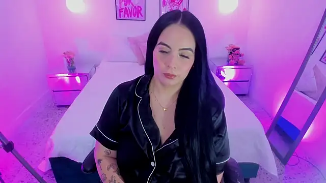 Snapshot of camilaa7 chatting on 06/26/26, 07:13 camilaa7 online show from 06/26/26, 07:13
