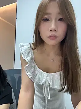Snapshot of qiqi__77 chatting on 06/22/26, 07:27 qiqi 77 online show from 06/22/26, 07:27