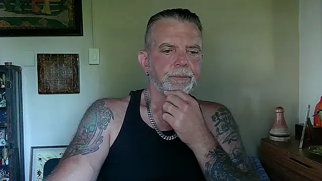 Snapshot of BossDominus chatting on 06/23/26, 01:36 BossDominus online show from 06/23/26, 01:36