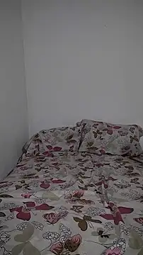 Female puppy in heat online show from 07/31/26, 05:18