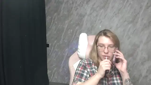 Reginasmilee online show from 01/22/25, 04:12