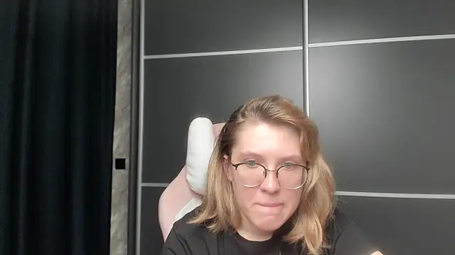 Reginasmilee online show from 01/25/25, 05:18