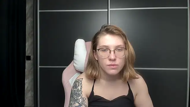 Reginasmilee online show from 01/27/25, 06:41