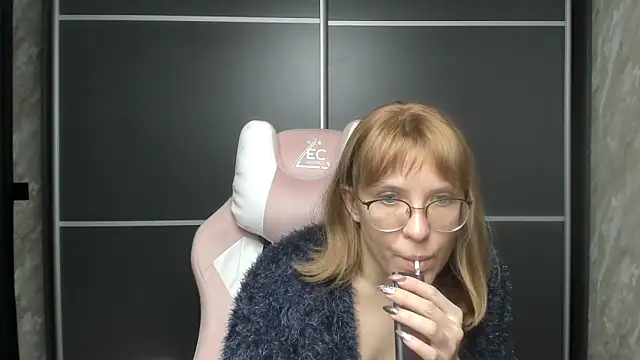 Reginasmilee online show from 01/31/25, 03:33