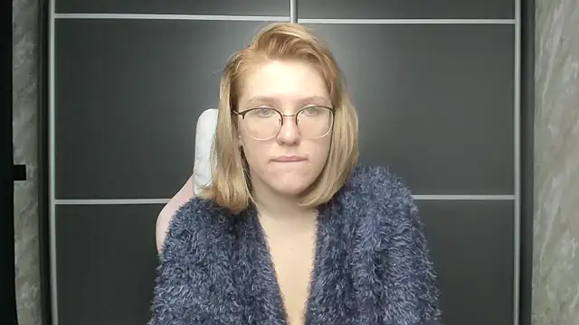 Reginasmilee online show from 02/01/25, 04:24