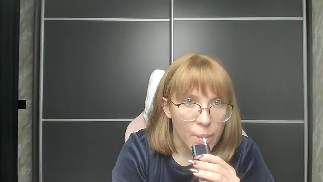 Reginasmilee online show from 02/01/25, 06:29