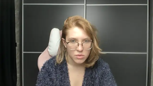 Reginasmilee online show from 02/04/25, 01:06