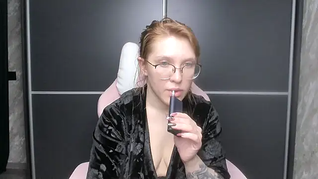 Reginasmilee online show from 02/04/25, 07:11