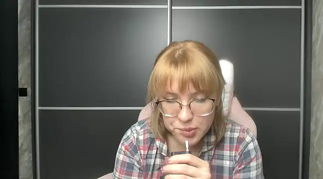 Reginasmilee online show from 02/07/25, 09:37