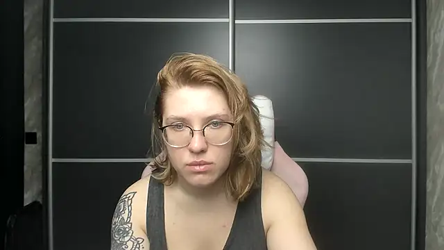 Reginasmilee online show from 02/10/25, 04:08