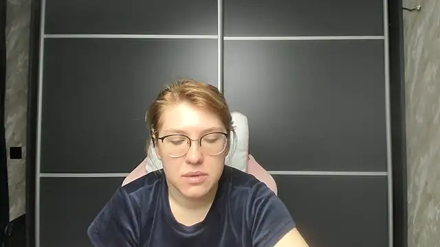 Reginasmilee online show from 02/12/25, 03:51