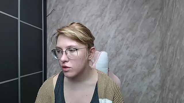 Reginasmilee online show from 02/15/25, 03:39