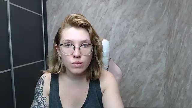 Reginasmilee online show from 02/16/25, 02:43