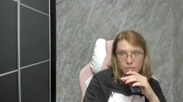 Reginasmilee online show from 02/21/25, 03:12