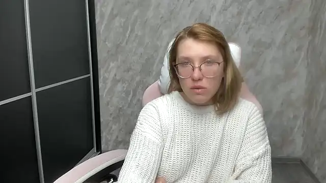 Reginasmilee online show from 02/24/25, 02:51