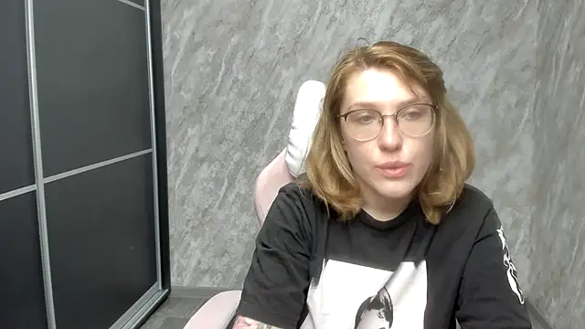 Reginasmilee online show from 02/26/25, 06:37