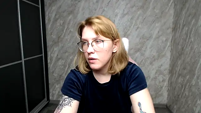 Reginasmilee online show from 03/06/25, 05:57