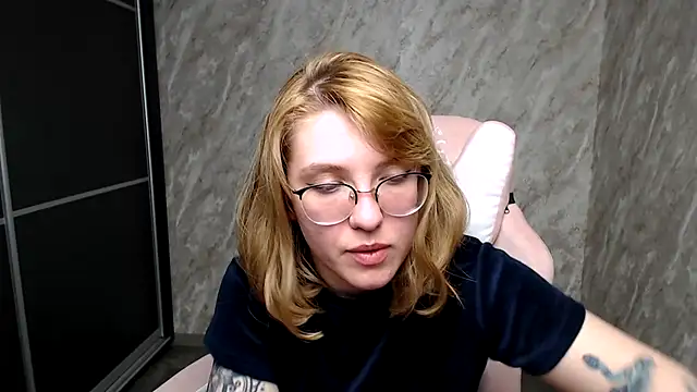 Reginasmilee online show from 03/06/25, 11:47