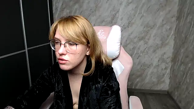 Reginasmilee online show from 03/15/25, 05:26