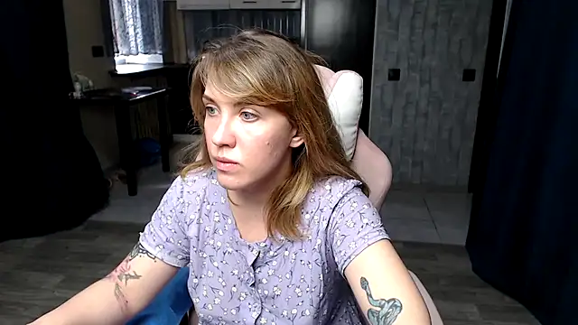 Reginasmilee online show from 09/22/25, 11:56