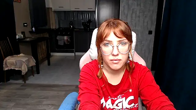 Reginasmilee online show from 10/12/25, 11:37