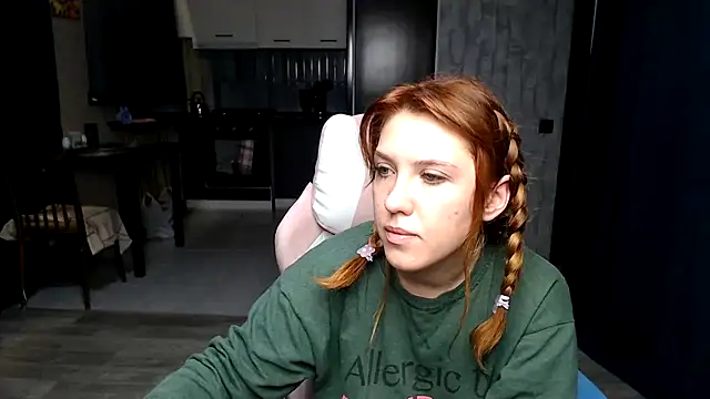 Reginasmilee online show from 10/15/25, 11:16