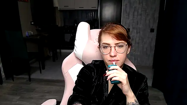 Reginasmilee online show from 11/13/25, 01:26