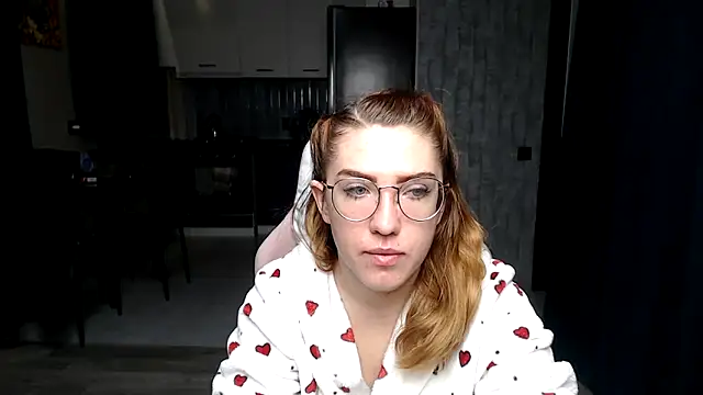 Reginasmilee online show from 11/26/25, 12:33