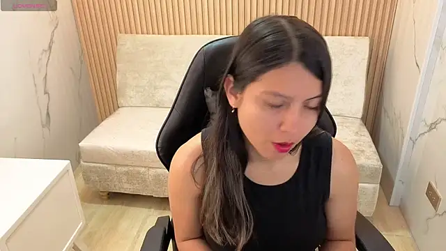Snapshot of sophie_rose_cn chatting on 07/04/26, 01:39 sophie rose cn online show from 07/04/26, 01:39