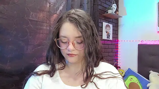Snapshot of Sweet_issabell chatting on 07/28/26, 01:21 Sweet issabell online show from 07/28/26, 01:21