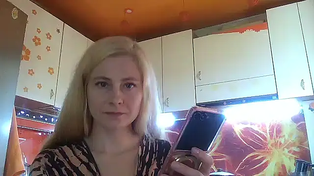 Snapshot of Vexieeka chatting on 06/30/26, 01:45 Vexieeka online show from 06/30/26, 01:45