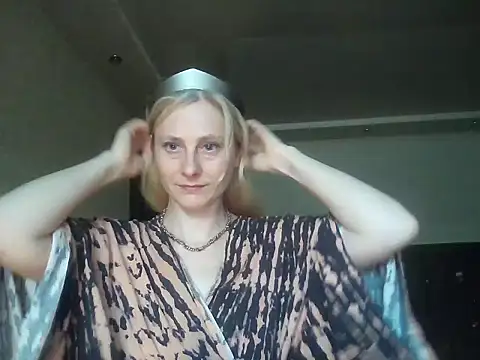 Snapshot of Vexieeka chatting on 07/28/26, 07:15 Vexieeka online show from 07/28/26, 07:15