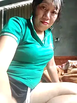 Snapshot of Moon_squirtt chatting on 06/29/26, 10:15 Moon squirtt online show from 06/29/26, 10:15