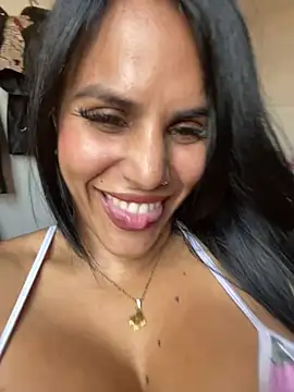 Snapshot of chiquiscaro chatting on 07/28/26, 02:13 chiquiscaro online show from 07/28/26, 02:13