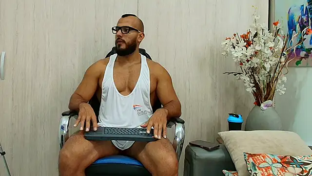 Snapshot of karymmusclet777 chatting on 07/02/26, 01:39 karymmusclet777 online show from 07/02/26, 01:39