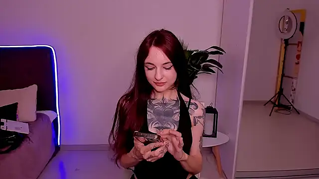 Snapshot of Mila_rosse45 chatting on 06/27/26, 01:50 Mila rosse45 online show from 06/27/26, 01:50