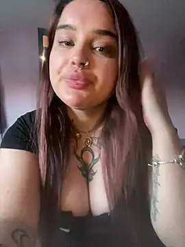 Snapshot of sabrinaslut chatting on 07/08/26, 08:24 sabrinaslut online show from 07/08/26, 08:24