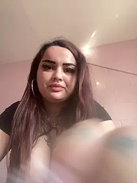 Snapshot of sabrinaslut chatting on 07/09/26, 05:28 sabrinaslut online show from 07/09/26, 05:28
