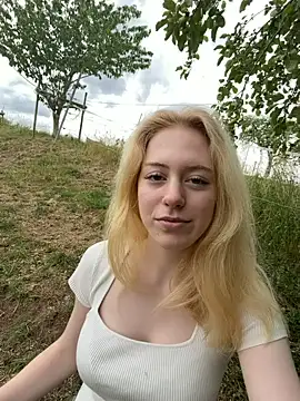 CarlottaRose online show from 07/01/26, 12:40