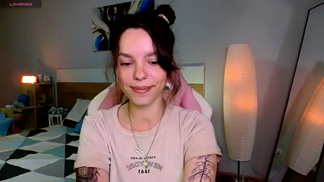 Snapshot of Maya_Campbell chatting on 07/04/26, 02:51 Maya Campbell online show from 07/04/26, 02:51