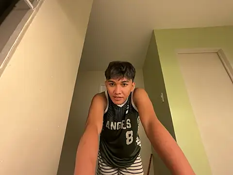 xZenithx  online show from 07/06/26, 02:25