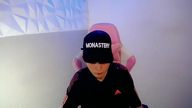 Hot athletes  online show from 07/05/26, 07:32
