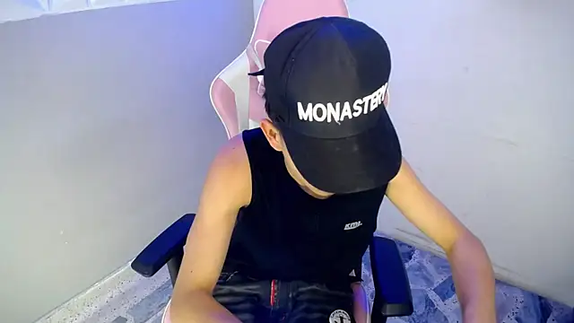 Hot athletes  online show from 07/07/26, 07:29