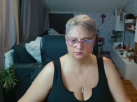 NewHellen4you online show from 06/30/26, 10:44