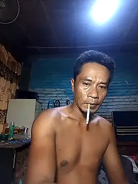 Snapshot of maxwel20 chatting on 07/12/26, 02:41 maxwel20 online show from 07/12/26, 02:41