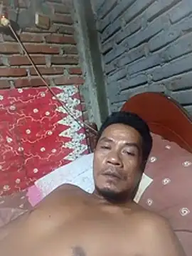 Snapshot of maxwel20 chatting on 07/13/26, 05:16 maxwel20 online show from 07/13/26, 05:16