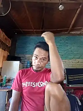 Snapshot of maxwel20 chatting on 07/14/26, 08:08 maxwel20 online show from 07/14/26, 08:08