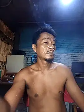 Snapshot of maxwel20 chatting on 07/21/26, 06:32 maxwel20 online show from 07/21/26, 06:32