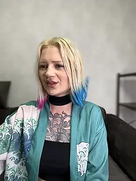 Snapshot of gothcloe chatting on 07/04/26, 11:44 gothcloe online show from 07/04/26, 11:44