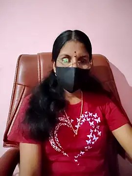 Snapshot of tamil_peenqueen chatting on 07/08/26, 04:50 tamil peenqueen online show from 07/08/26, 04:50